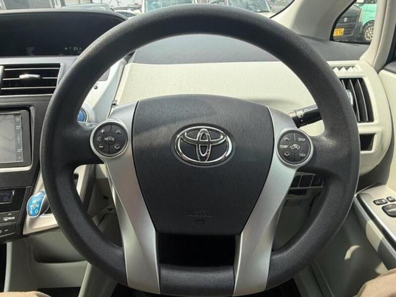 PRIUS ALPHA