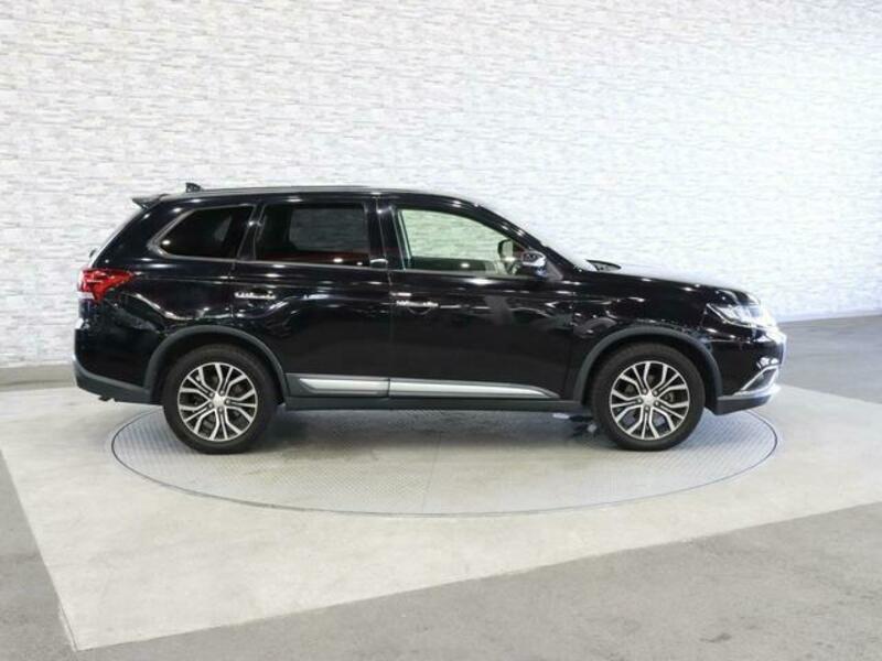 OUTLANDER