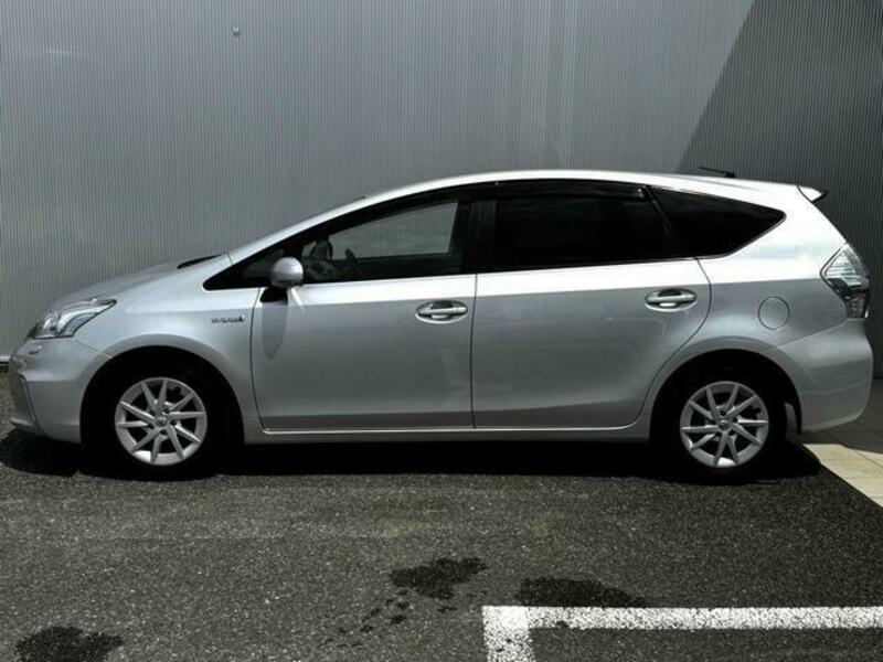 PRIUS ALPHA