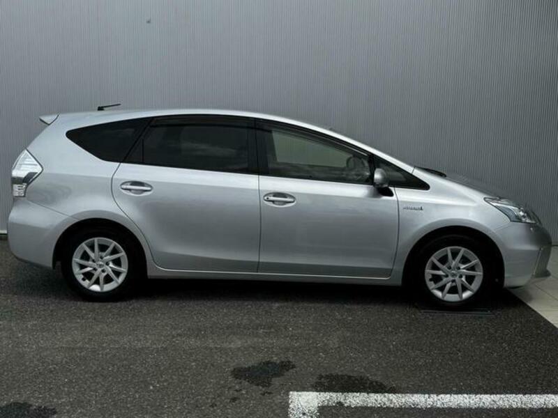 PRIUS ALPHA