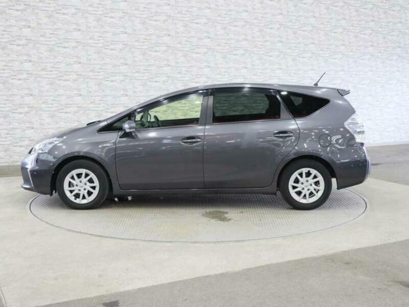 PRIUS ALPHA
