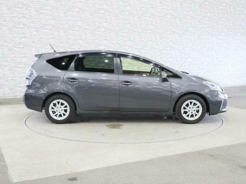 PRIUS ALPHA