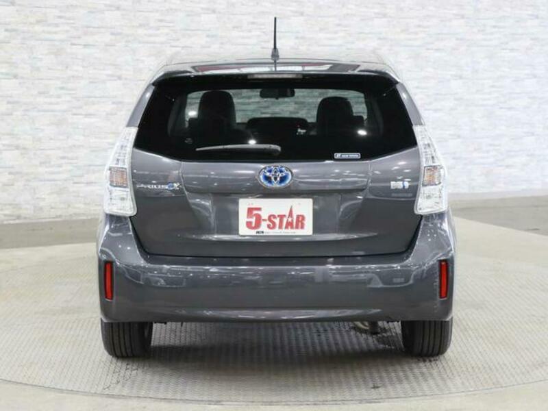 PRIUS ALPHA
