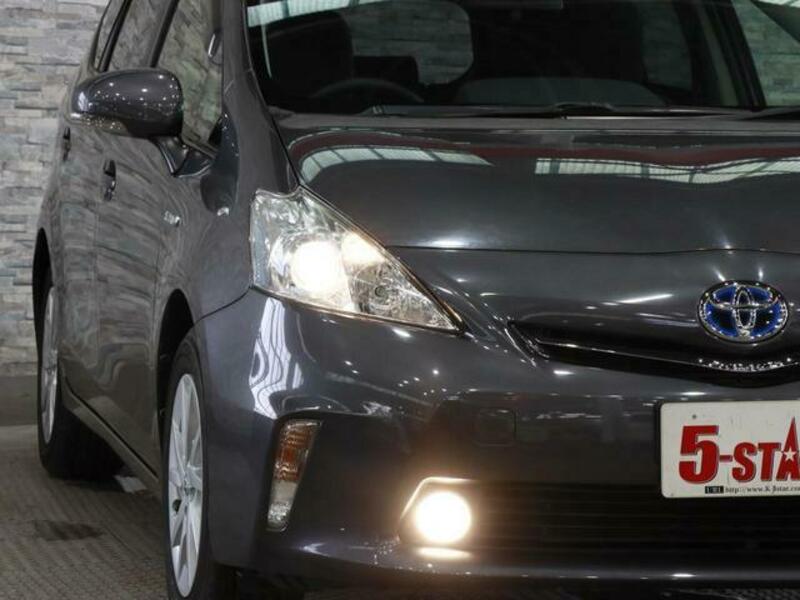PRIUS ALPHA