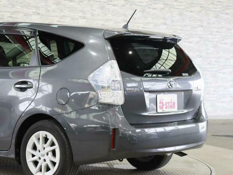 PRIUS ALPHA