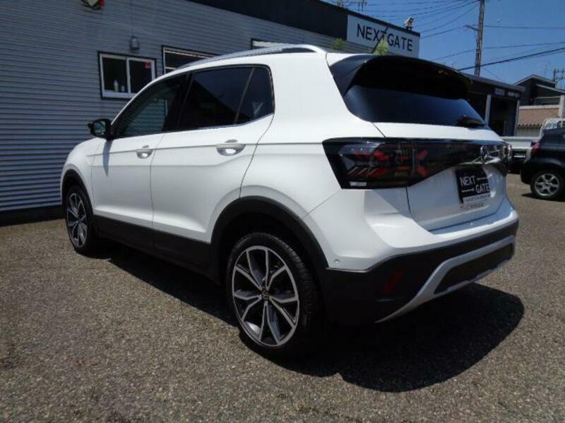 T CROSS