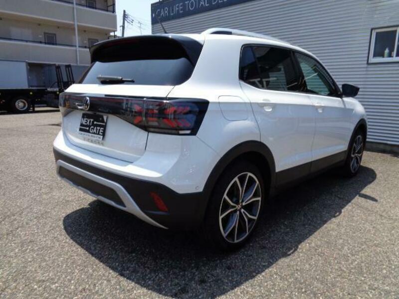 T CROSS