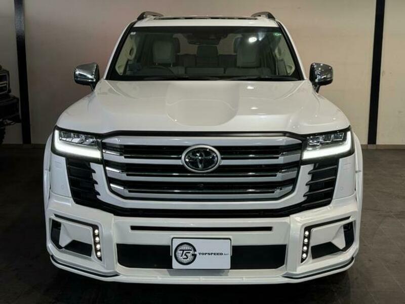 LAND CRUISER