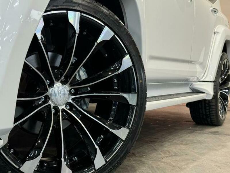 LAND CRUISER
