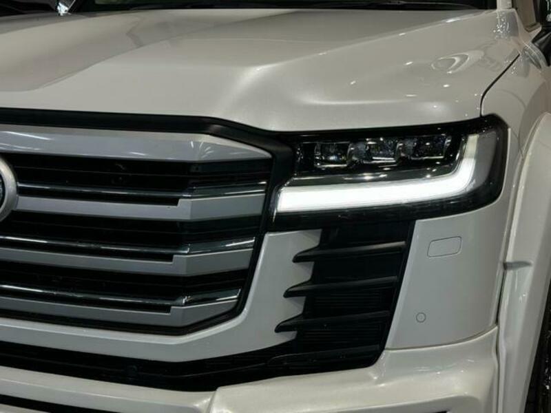 LAND CRUISER