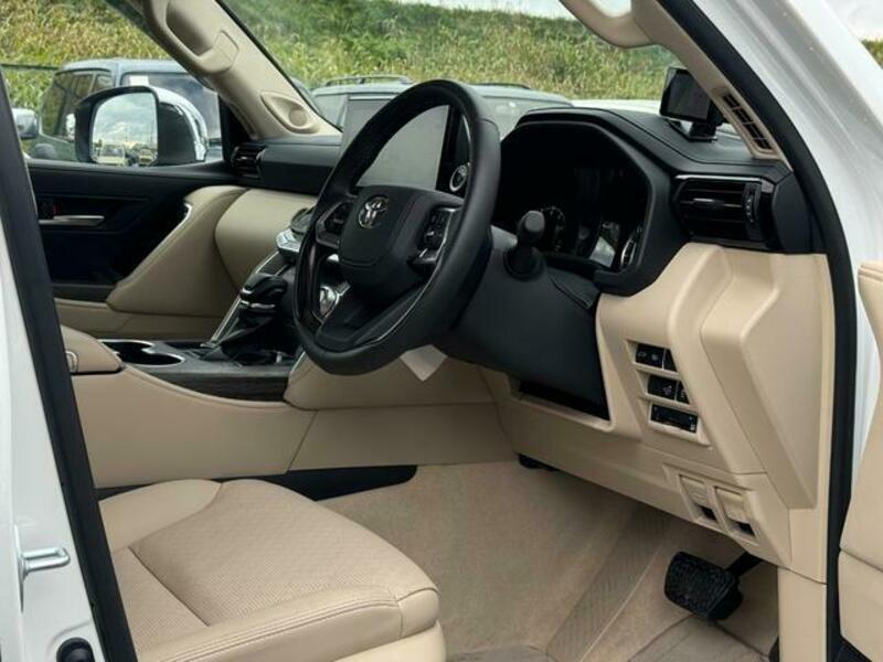 LAND CRUISER