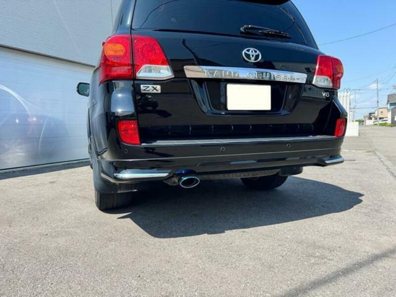 LAND CRUISER