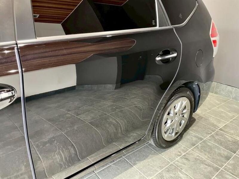 PRIUS ALPHA