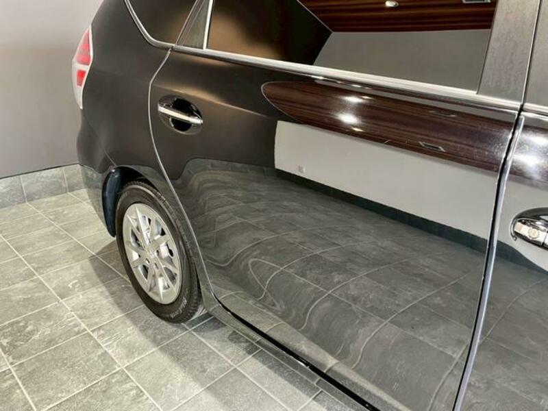 PRIUS ALPHA