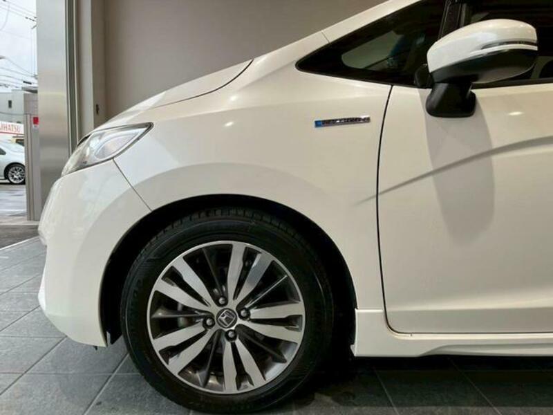 FIT HYBRID
