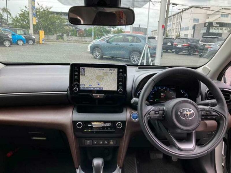 YARIS CROSS