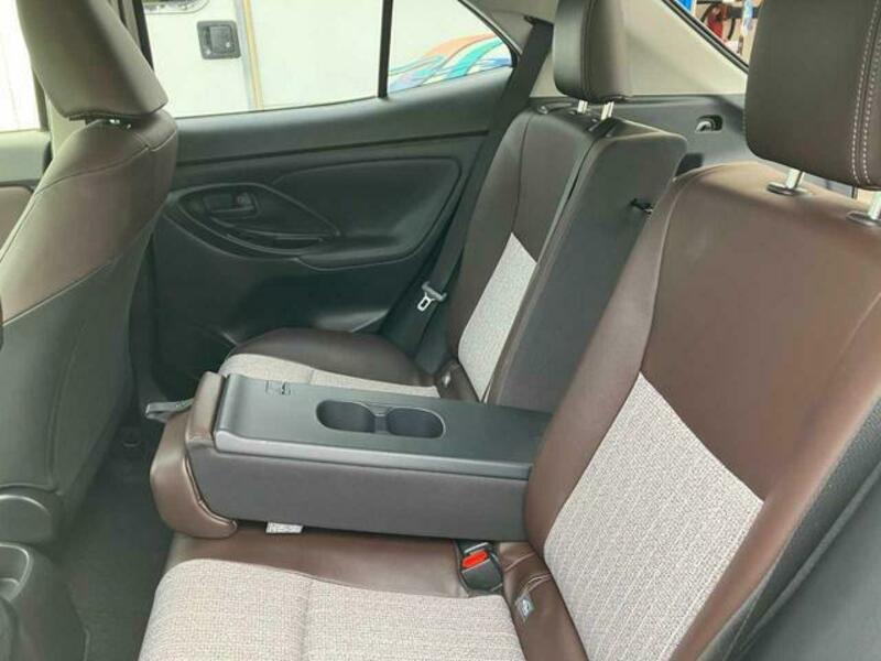 YARIS CROSS