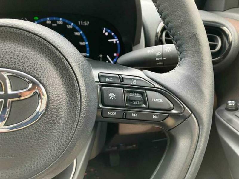 YARIS CROSS