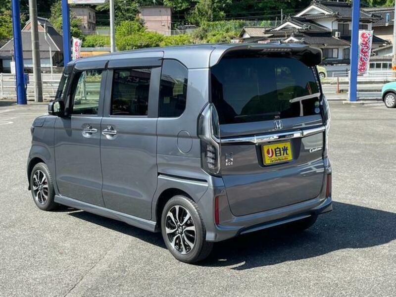 N BOX CUSTOM
