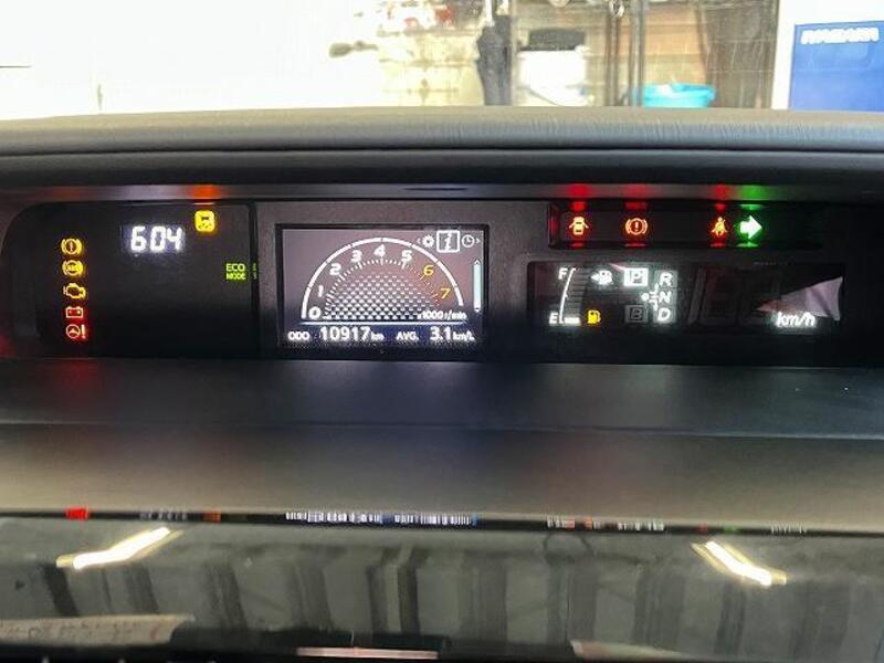 PRIUS ALPHA