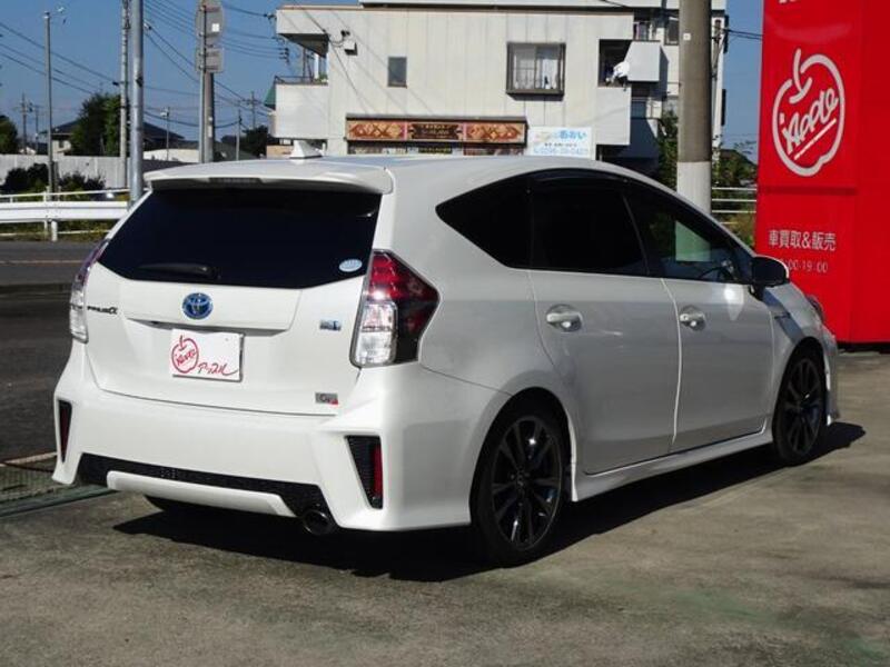 PRIUS ALPHA