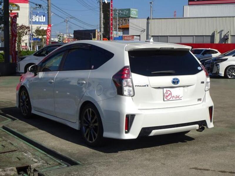 PRIUS ALPHA