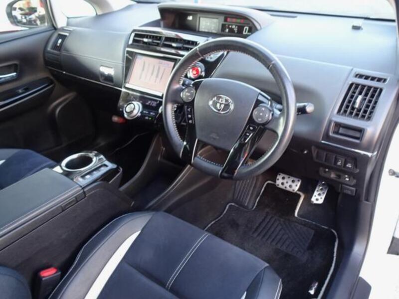 PRIUS ALPHA