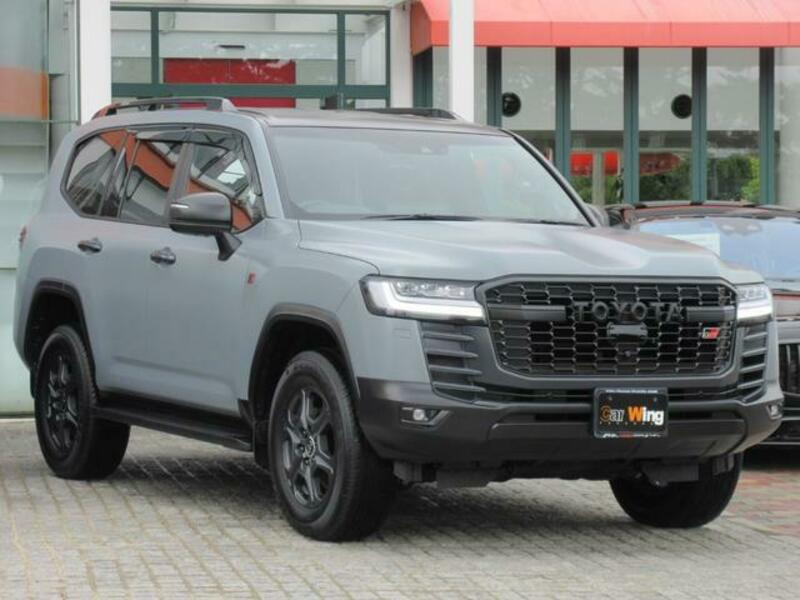 LAND CRUISER