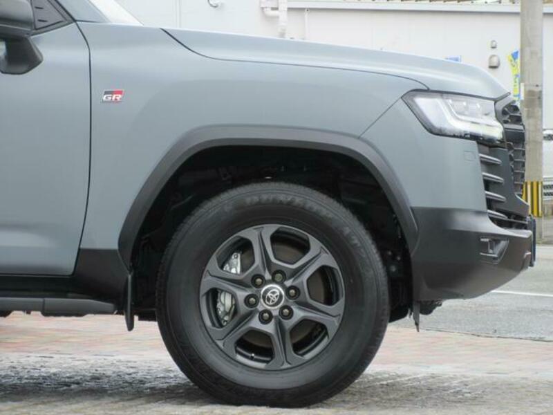 LAND CRUISER