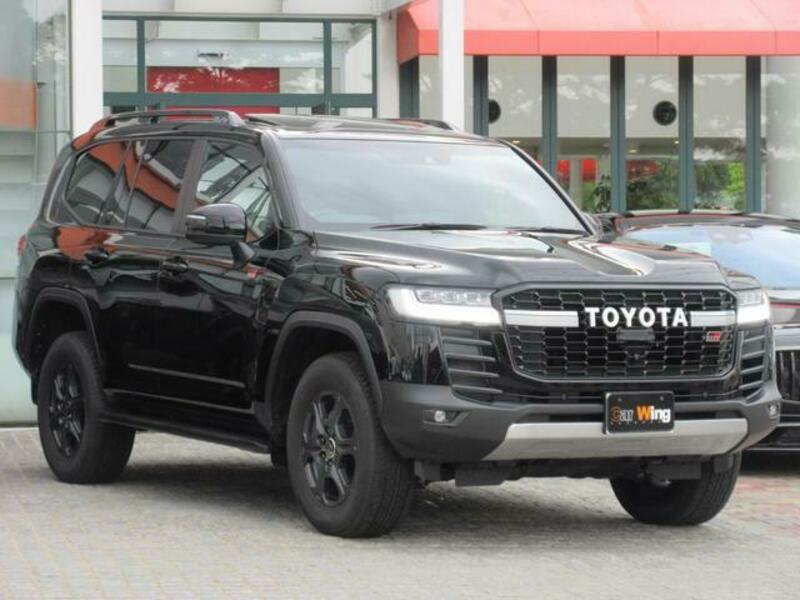 LAND CRUISER