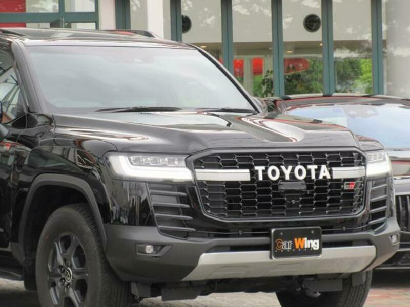 LAND CRUISER