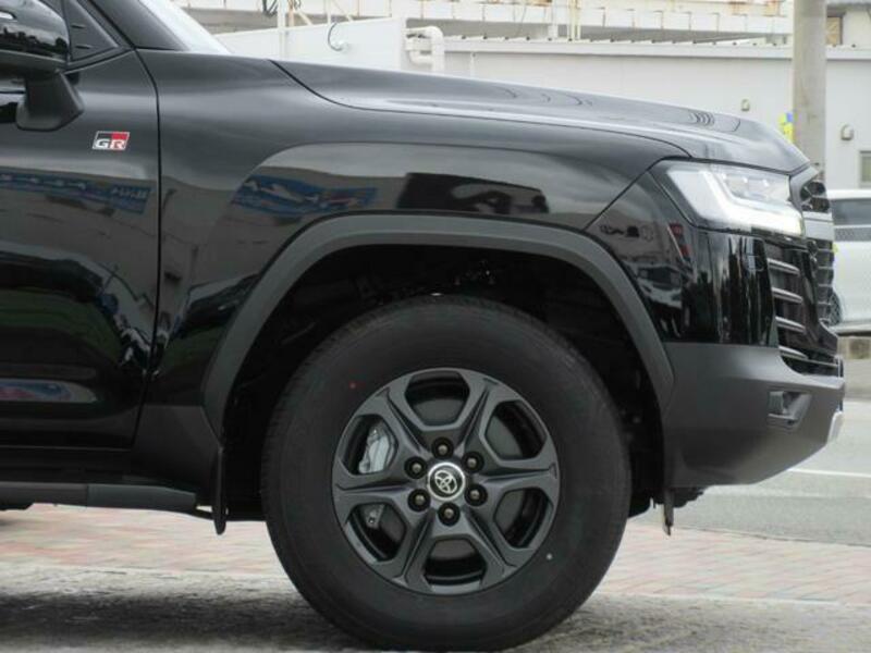 LAND CRUISER