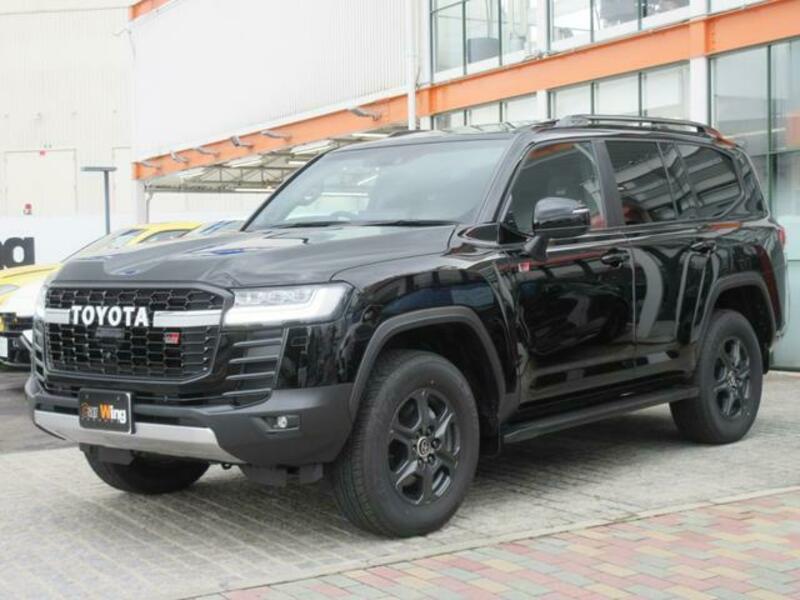 LAND CRUISER
