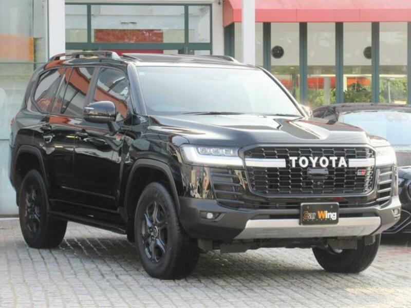 LAND CRUISER
