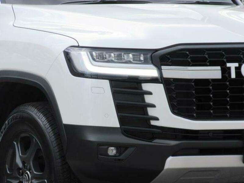 LAND CRUISER
