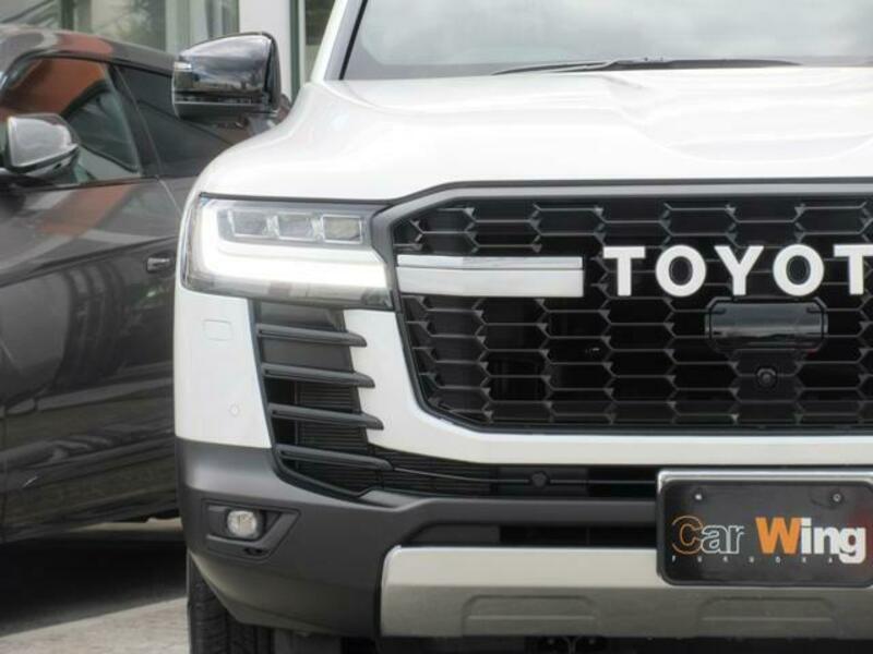 LAND CRUISER