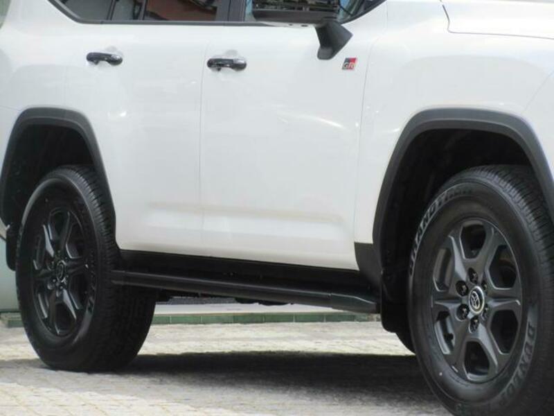LAND CRUISER