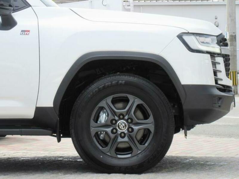 LAND CRUISER