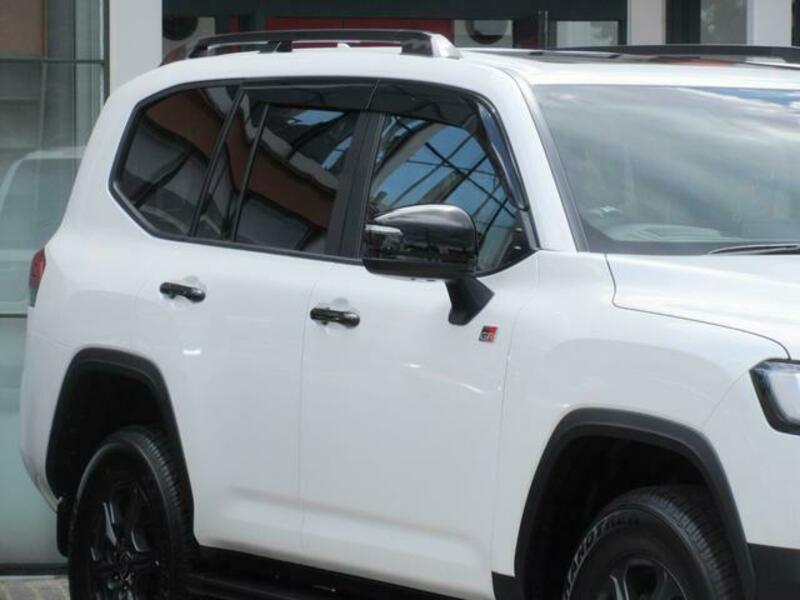 LAND CRUISER