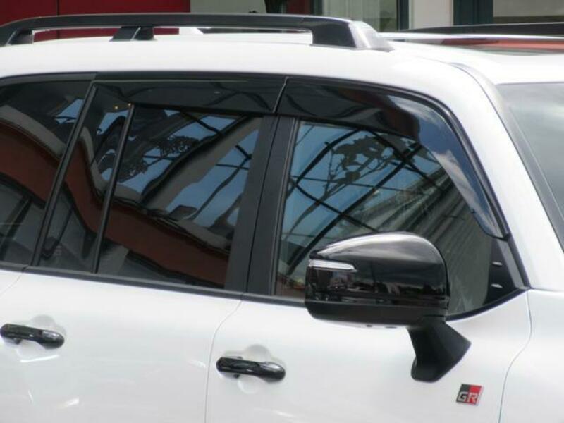 LAND CRUISER