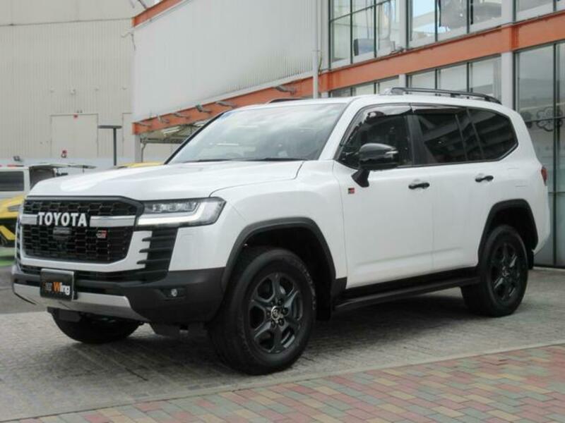 LAND CRUISER