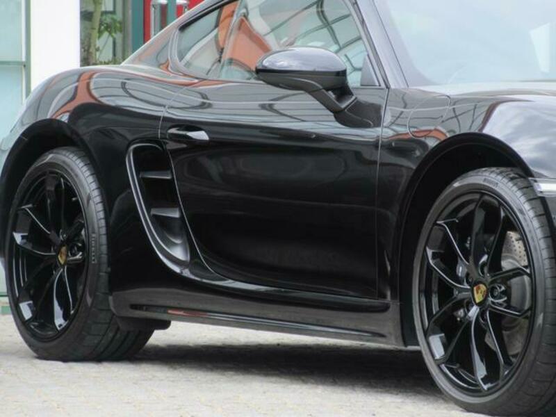 718 CAYMAN