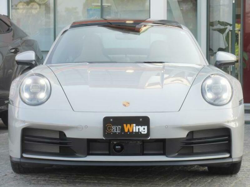 911