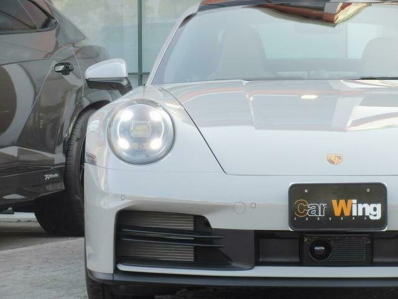 911