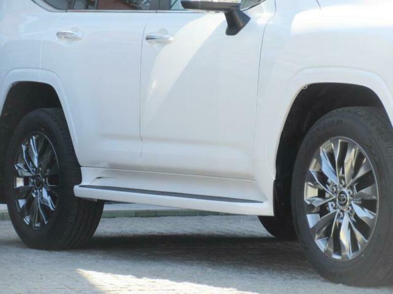 LAND CRUISER