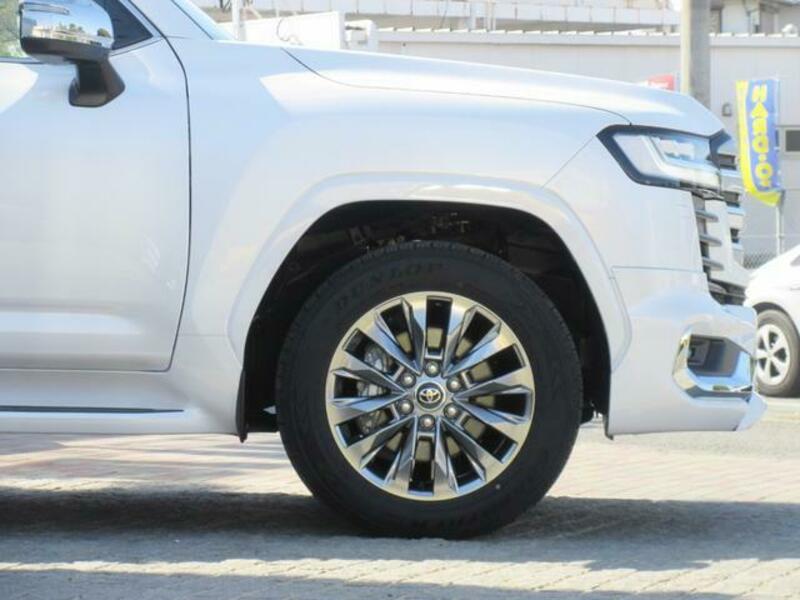 LAND CRUISER