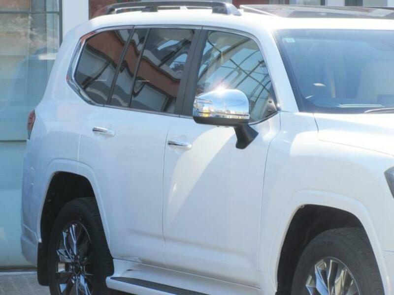 LAND CRUISER