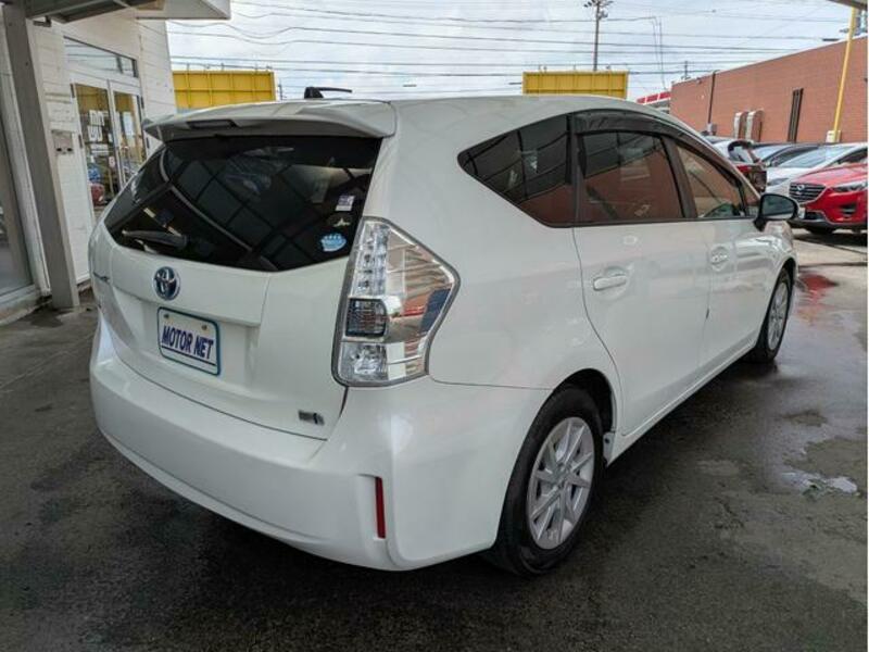 PRIUS ALPHA