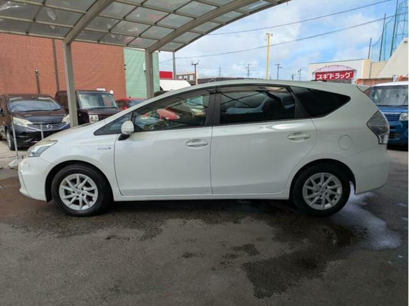 PRIUS ALPHA