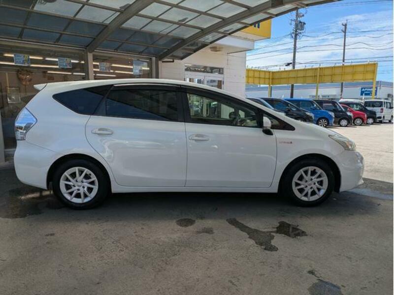 PRIUS ALPHA